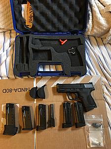 S&amp;W M&amp;P 40c-img_4802.jpg